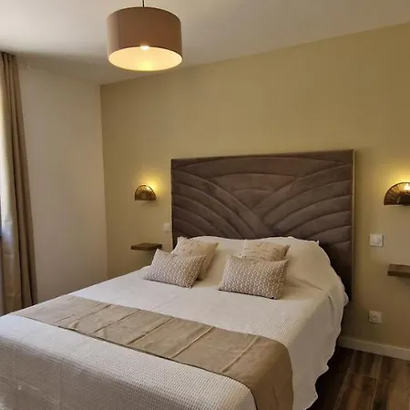 ,clim,piscine Chauffee, Wifi Entre Et Riviere فيلة